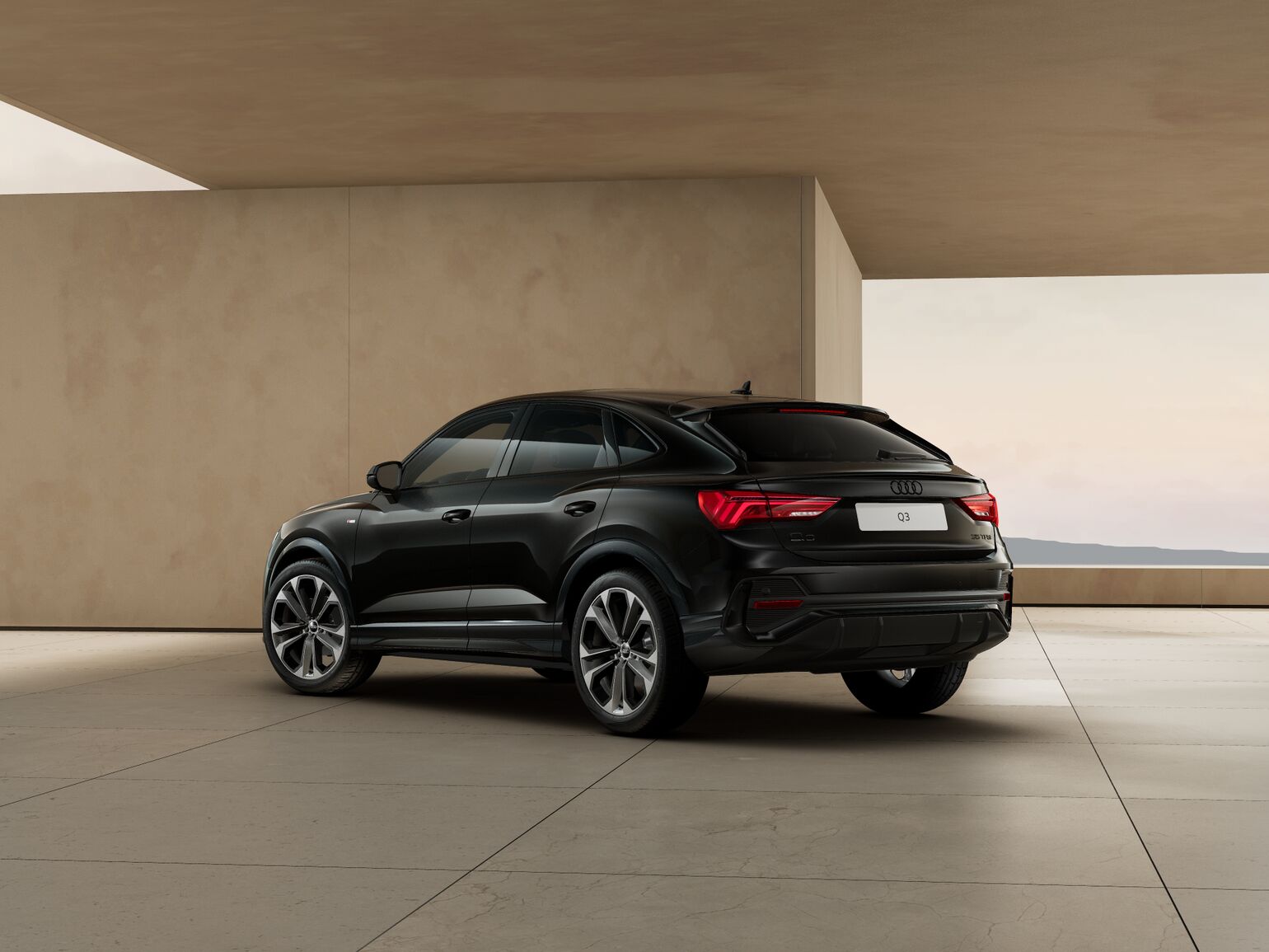 Audi Q3 Sportback 45 TFSI quattro S tronic S line – Bild 5